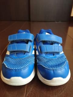 adidas アディダス スニーカーのサムネイル