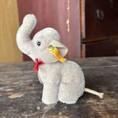 Steiff ジャンボ ゾウ 14cm 耳タグ付 西ドイツ Steiff ジャンボ ゾウ 14cm 耳タグ付 西ドイツ - メルカリ