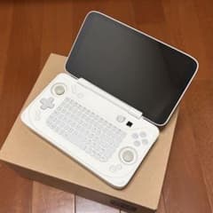 AYANEO FLIP KB 64GB/2TB 7840U ホワイト ケース付き