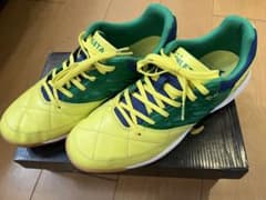 ATHLETA フットサルシューズ 25.5のサムネイル