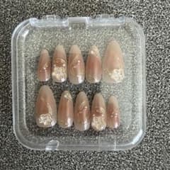 ネイルチップ 桜デザイン ヌーディーベージュのサムネイル
