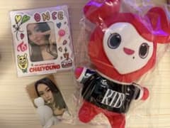 TWICE 9th POPUPSTORE ラブリー ぬいぐるみ　チェヨン TWICE チェヨン セット トレカ フォトカードスタンド ぬいぐるみ