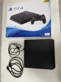 PlayStation®4 ジェット・ブラック 1TB CUH-2100BB01のサムネイル