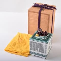 九谷焼 西谷加陽作 色絵 毛筆細字 獅子摘 四方香炉 共布共箱 F R7688