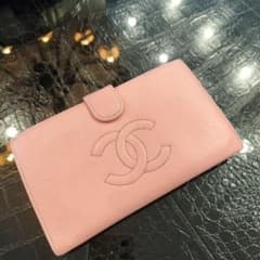CHANEL キャビアスキン 二つ折り 長財布 ライトピンク - メルカリ