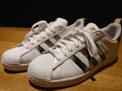 adidas スーパースター ホワイト×迷彩のサムネイル