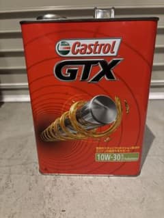 Castrol GTX 10W-30 エンジンオイル 4Lのサムネイル