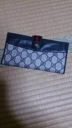 GUCCIのサムネイル