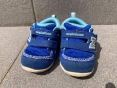 ニューバランス　ベビーシューズ　13.0cm及び13.5cm 2足セットのサムネイル