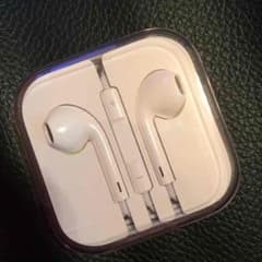 iPhone イヤフォンのサムネイル
