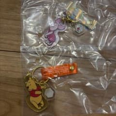 くまのプーさん 一番くじ アクリルチャーム J賞2種セットのサムネイル