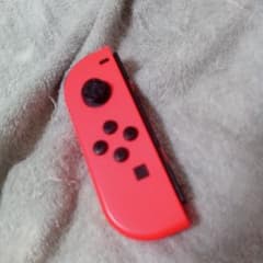 Nintendo Switch Joy-Con ネオンレッド 本体のサムネイル
