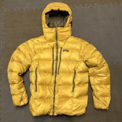 patagonia イエロー フィッツロイダウンジャケット - メルカリ
