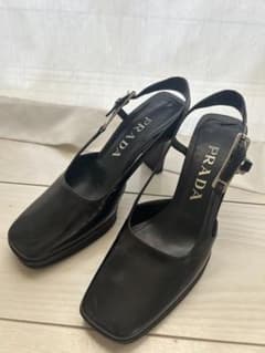 最値下げ✴︎PRADA ブラック ハイヒール ストラップ付き サイズ35のサムネイル
