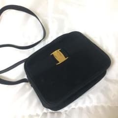 【美品】フェラガモ ショルダーバッグ ポシェット ヴァラ スエード ブラックのサムネイル