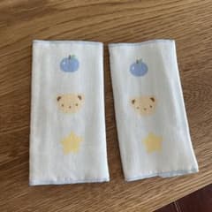 新品未使用　ファミリアよだれパッドのサムネイル