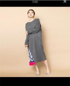 オズモーシスアシンメトリープリーツヘムワンピースのサムネイル