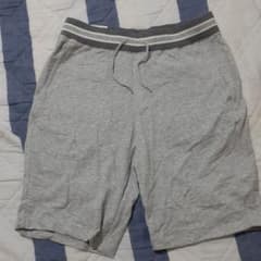 UNIQLO　カットソーイージーショートパンツのサムネイル
