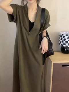 マ*ユ様 アーミーグリーン色 半袖Vネックのドレスのサムネイル