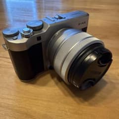 Fujifilm X-A5 ミラーレスカメラ シルバーのサムネイル