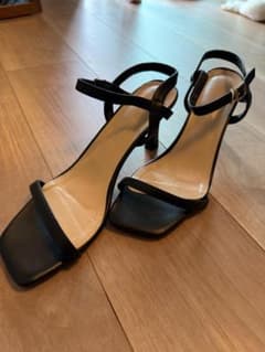 ブラック ストラップサンダル 24.5cm前後 美品 ヒール シンプルのサムネイル