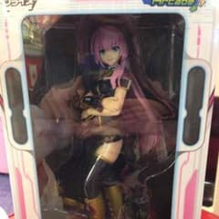 【取り置き彼方様専用】巡音ルカ  フィギュアのサムネイル