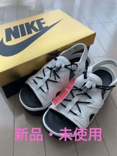 ■新品、未使用■ NIKE エアマックスココ　セリーナ　完売商品のサムネイル