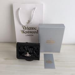 新品・未使用】Vivienne Westwood 三つ折り財布 - メルカリ