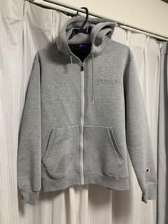 【本日限定価格】チャンピオン　パーカーのサムネイル