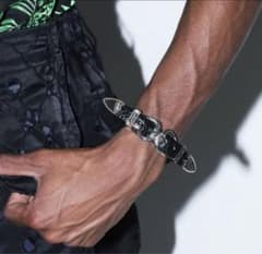 TOGA ARCHIVES  Double buckle bangleのサムネイル