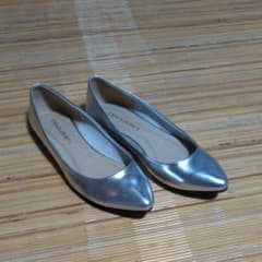 ローヒールパンプスのサムネイル