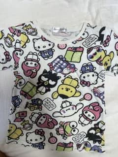 Sanrio characters 総柄Tシャツ 110cmのサムネイル