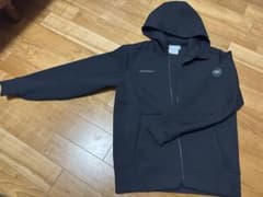 マムート スウェットパーカーのサムネイル