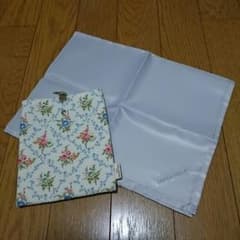 【未使用・新品】LAURA ASHLEY おむつ替えシートのサムネイル