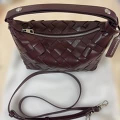 CHARLES & KEITH イヴェットウーブンショルダーバッグ ワインレッド 