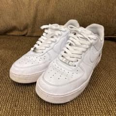 Nike Air Force 1 ホワイトスニーカー US 9.5のサムネイル