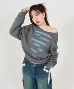 tina jojun スプレーデザイン　オフショル スウェットのサムネイル