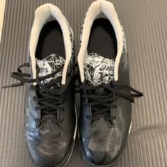 サッカー　フットサル　トレーニングシューズ　27.5cm 未使用のサムネイル