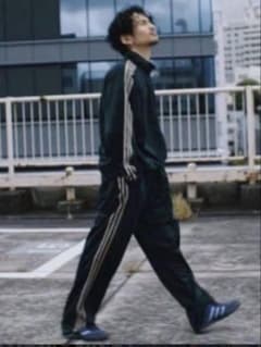 adidas トラックパンツ グリーン M 常田大希着用モデル 3本ラインのサムネイル
