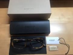 Burberryバーバリー　伊達眼鏡　メガネ　べっ甲柄のサムネイル