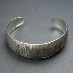 シルバー925 Sterling トライバルデザインピアス/軽研磨仕上げ/両耳