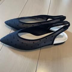 ドット柄スリングバックフラットシューズ 黒のサムネイル