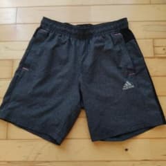 アディダス　adidas　半ズボンのサムネイル