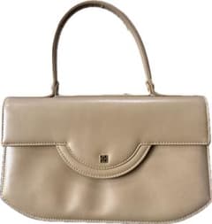 GIVENCHY ベージュ レザーハンドバッグ フラップ式のサムネイル