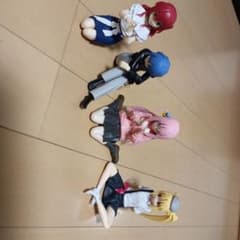 〈説明要チェック〉ぼっち・ざ・ろっく4人フィギュアのサムネイル