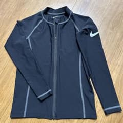 NIKE ラッシュガード 130cm ブラックのサムネイル