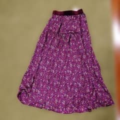 紫色の花柄フレアロングスカートのサムネイル