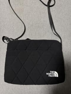 THE NORTH FACE ブラックショルダーバッグのサムネイル
