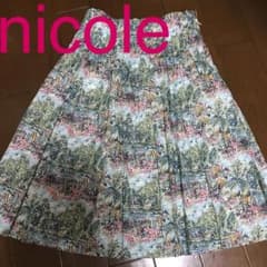 お値引き‼️新品未使用❣️ nicole ニコル ミディ丈 スカート ３８のサムネイル