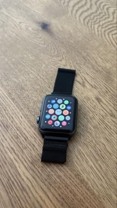 Apple Watch series3 42mm ブラック メッシュバンドのサムネイル